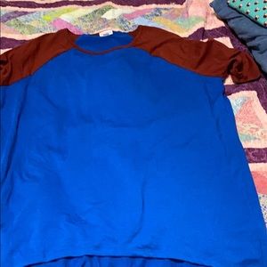 Small Lularoe Irma tee